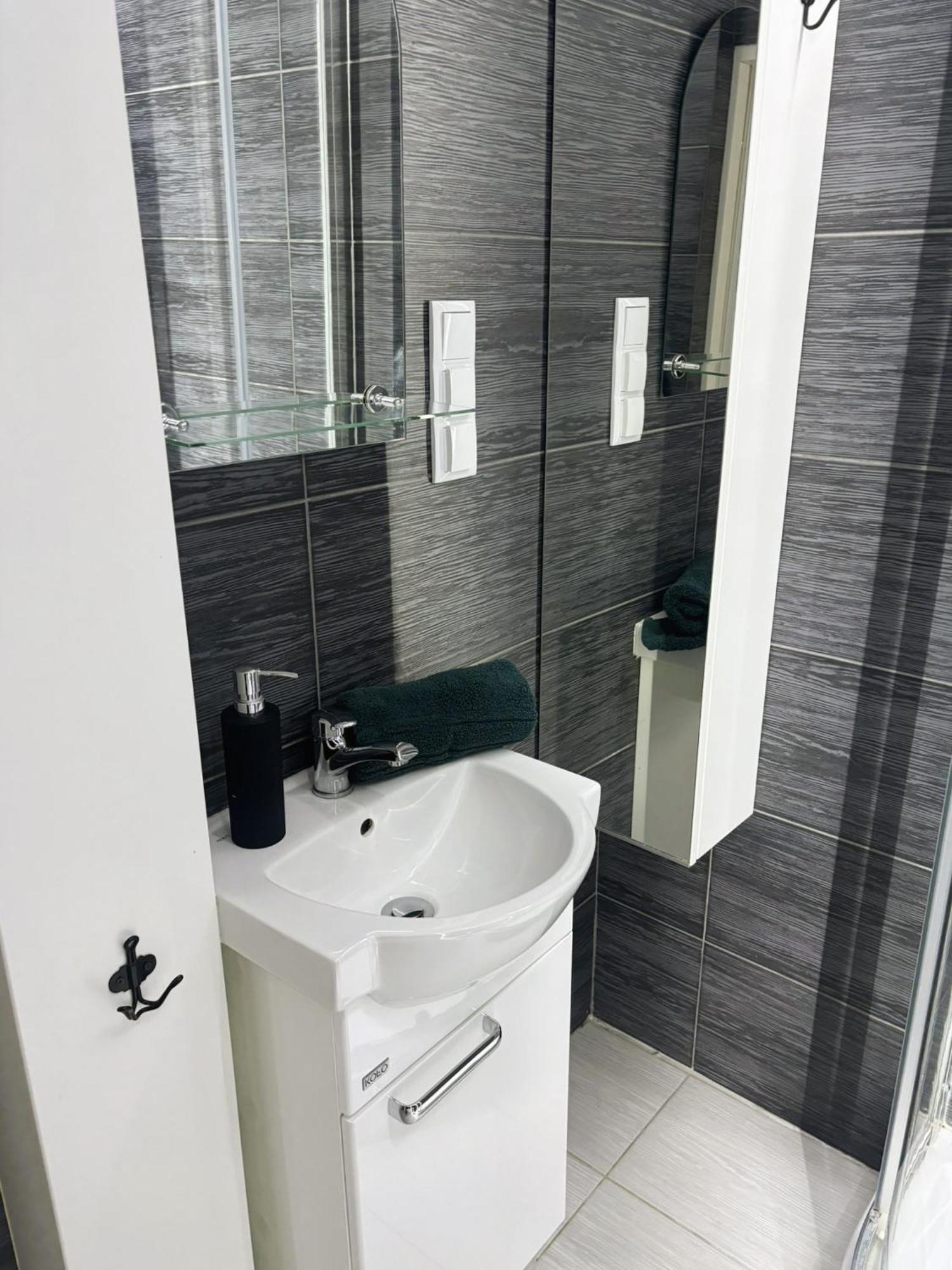 Project Comfort Apartament Grzybowska 30/1211 ワルシャワ エクステリア 写真
